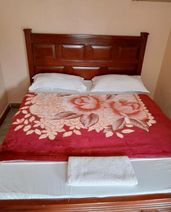 Migingo Suites Ентебе Екстериор снимка