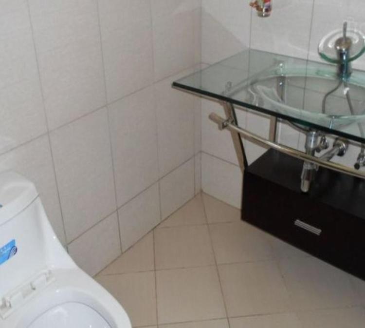 Migingo Suites Ентебе Екстериор снимка