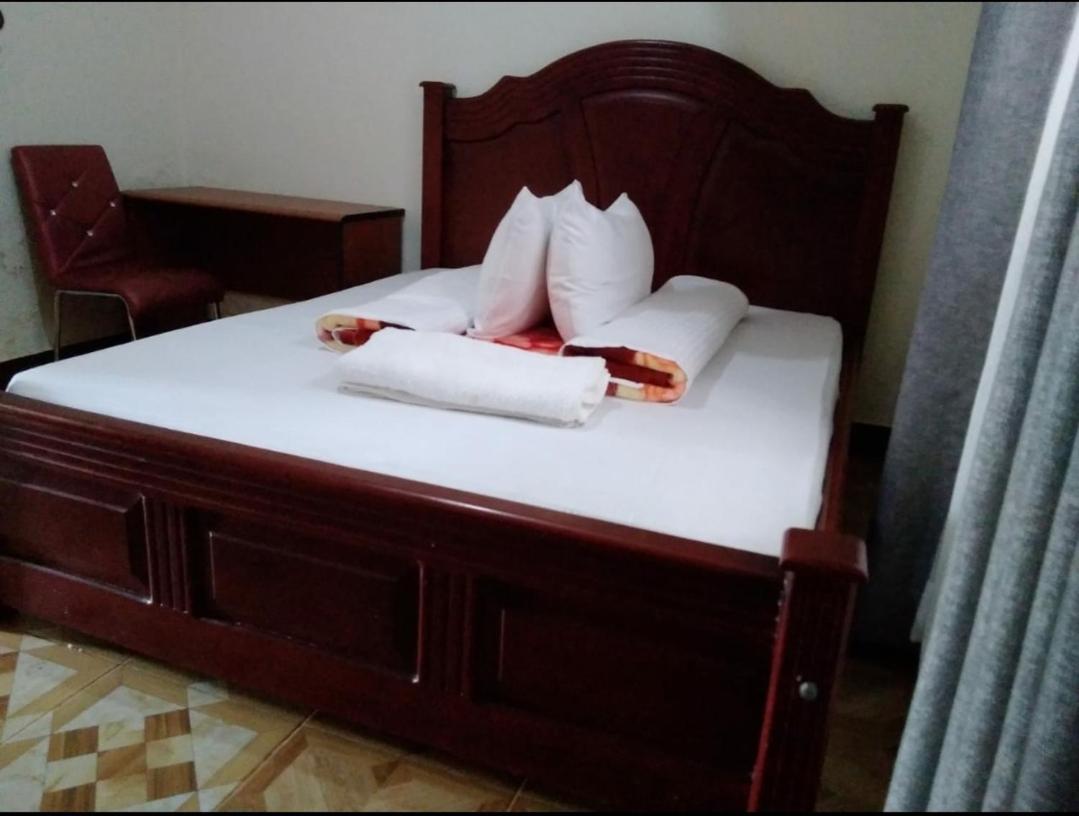 Migingo Suites Ентебе Екстериор снимка